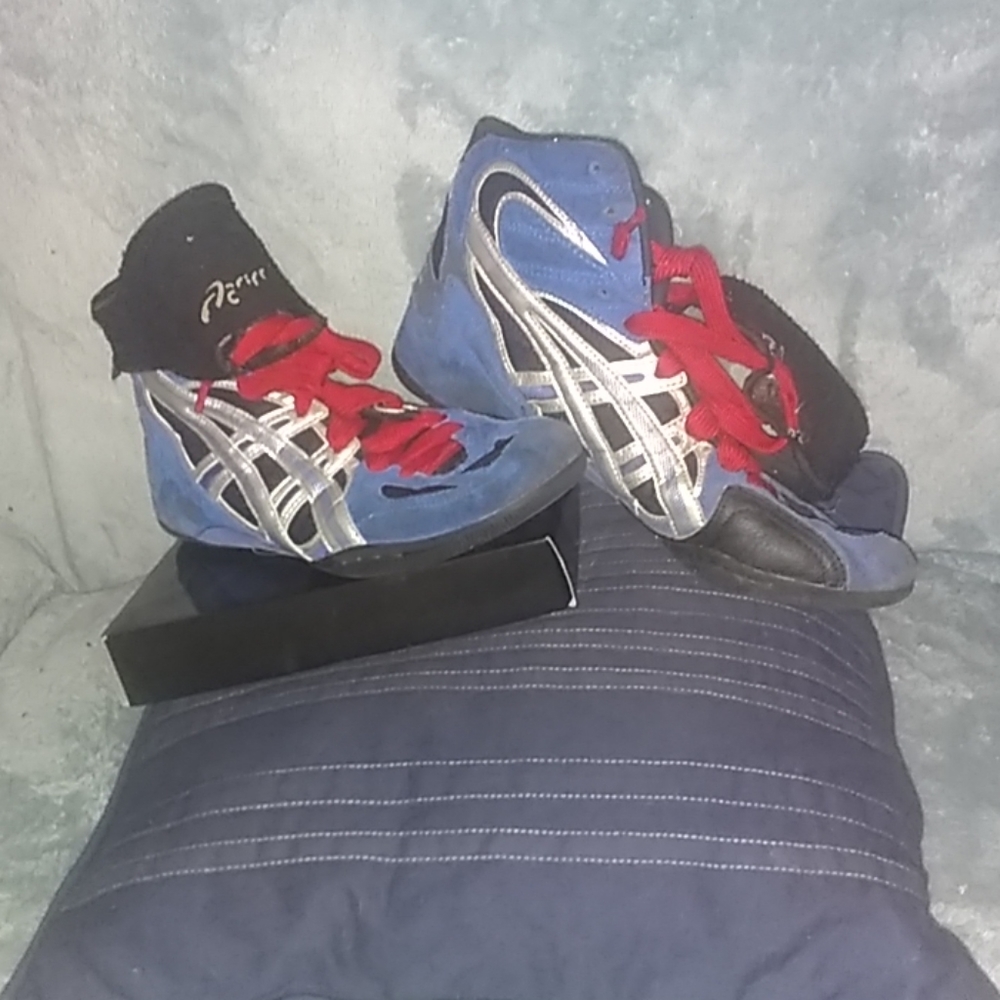 ♂️🤼‍♂️👟 shoes